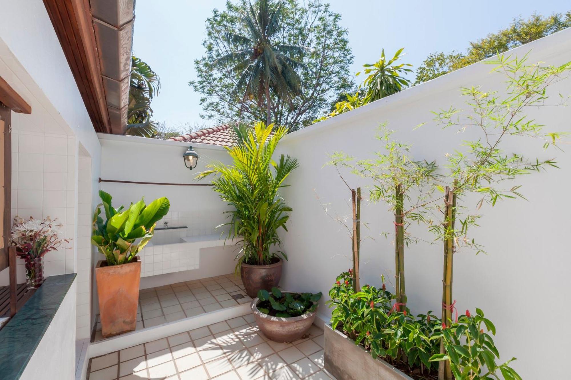 Baan Khunying - Secluded Phuket Beachfront Villa Rawai Kültér fotó