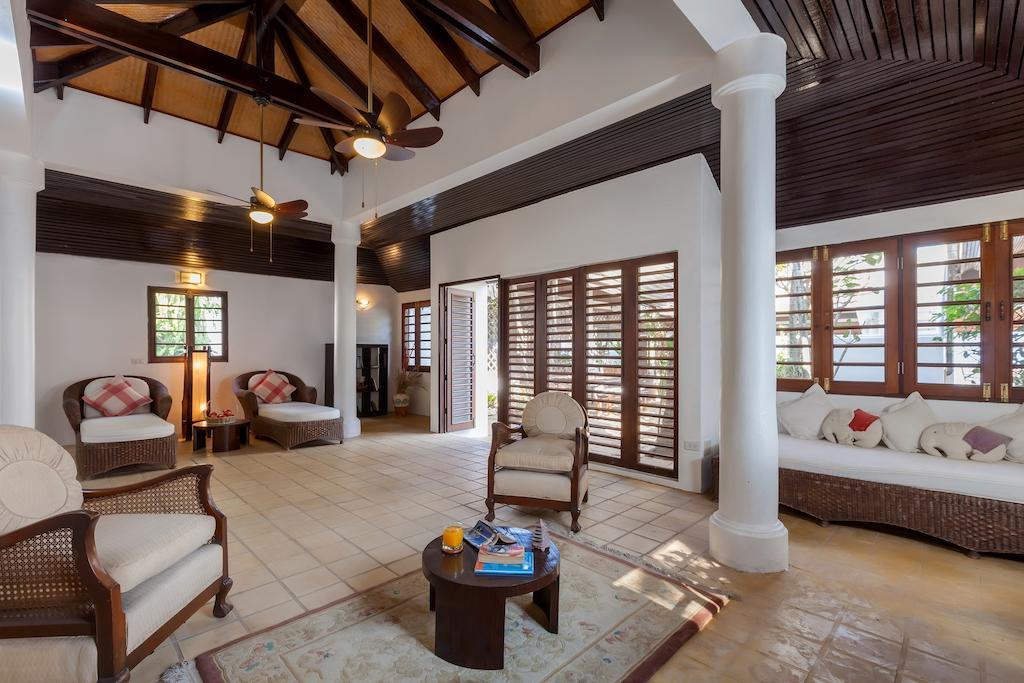 Baan Khunying - Secluded Phuket Beachfront Villa Rawai Szoba fotó